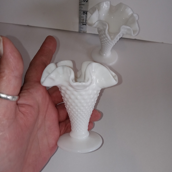 Vintage Fenton Hobnail milk glass mini vases 2 - Picture 6 of 6